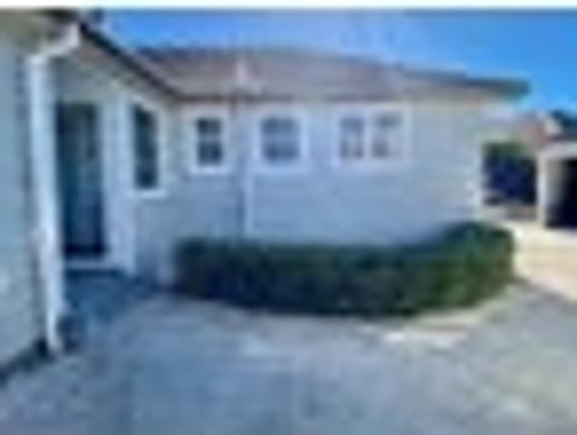 House for rent in Chaslands, Canterbury