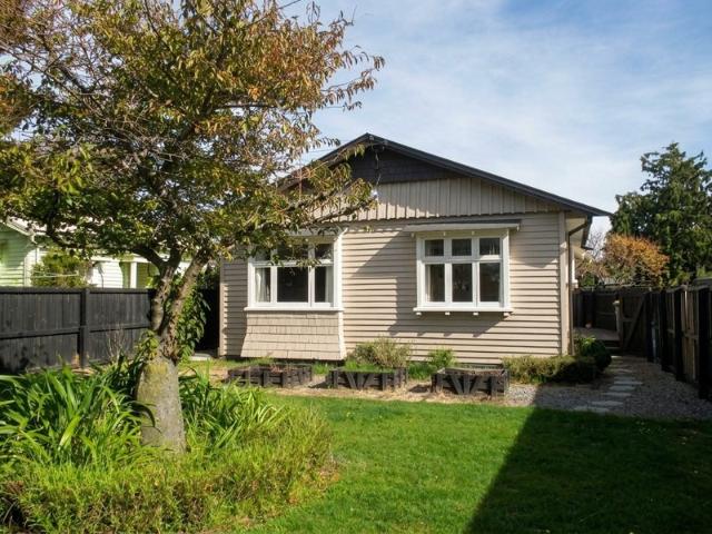 House for rent in Chaslands, Canterbury