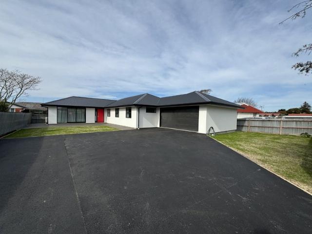 House for rent in Chaslands, Canterbury