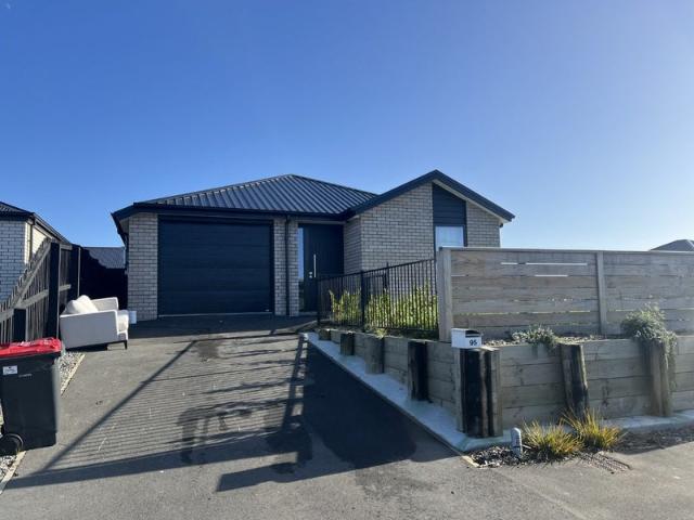 House for rent in Chaslands, Canterbury