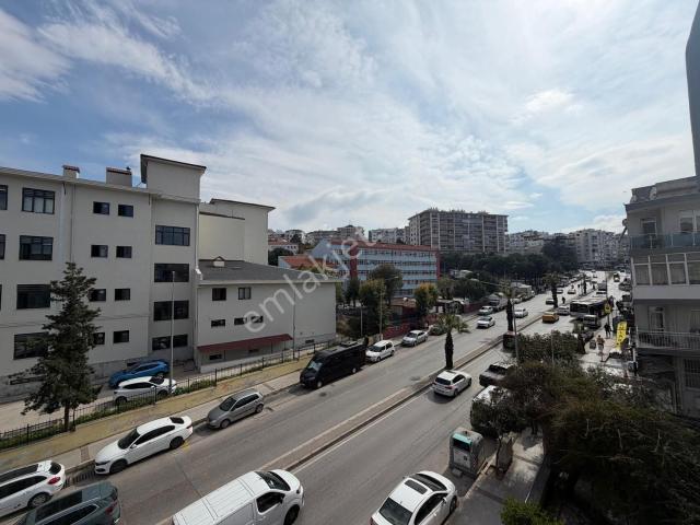 Karabağlar, İzmir içerisinde kiralık mülk