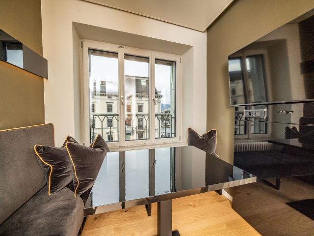 Büro mieten in Einigen, Zürich