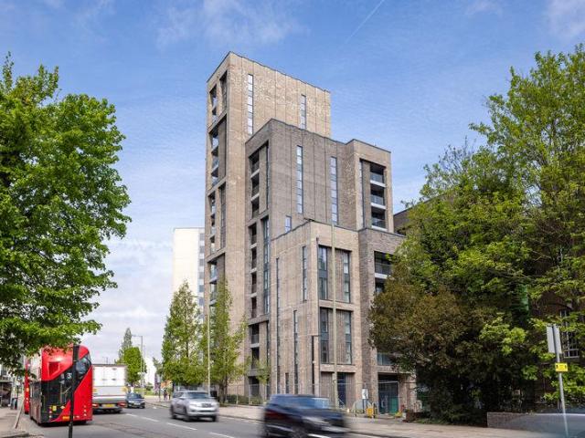 Apartment for rent in The Hyde, Greater London