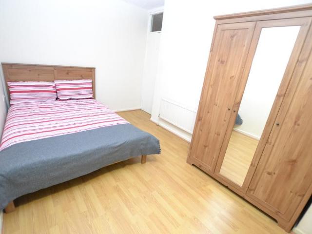 Room for rent in Old Ford, Greater London