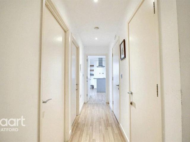 Apartment for rent in Mill Meads, Greater London