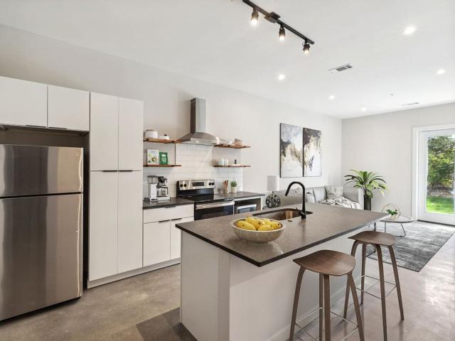Apartment for rent in Charlotte Park, Nashville