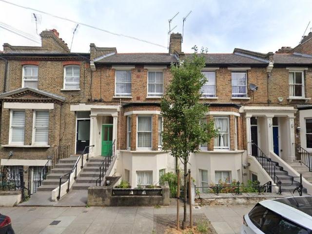 Apartment for rent in West Kensington, Greater London