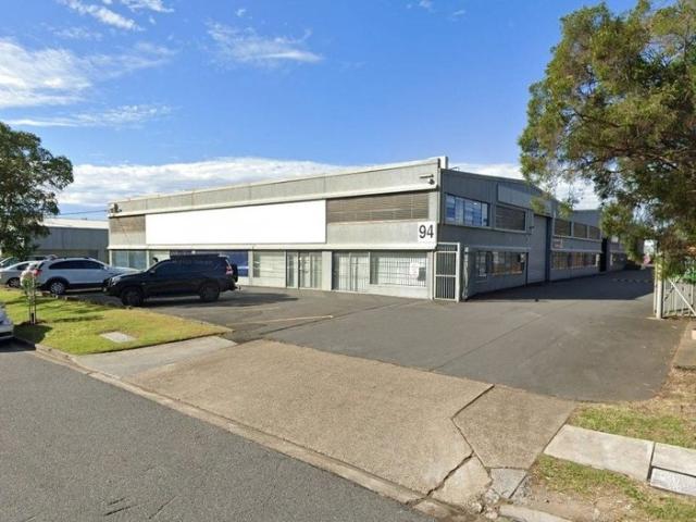 Warehouse for rent in Toombul, Queensland