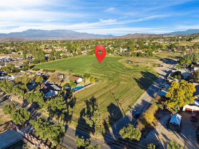 Land for sale in Nuevo, California