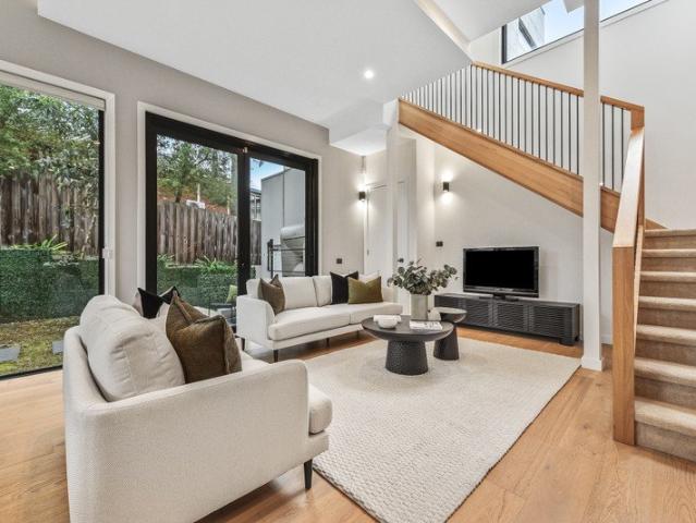 Townhouse for sale in Glen Waverley, Melbourne