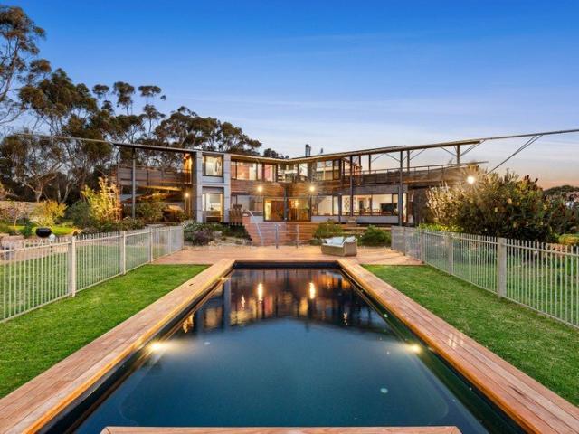 Cottage for sale in Curlewis, Victoria