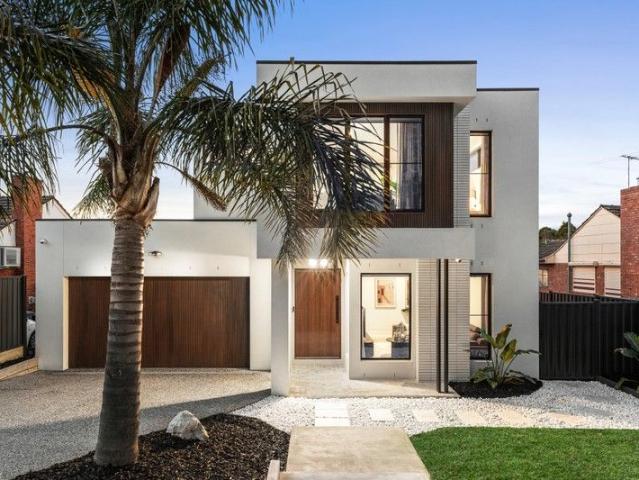 House for sale in Hampton East