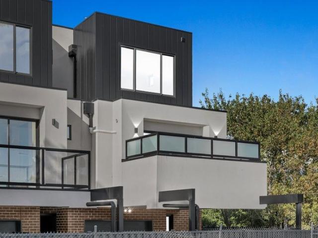 Townhouse for sale in Camerons Creek, Victoria