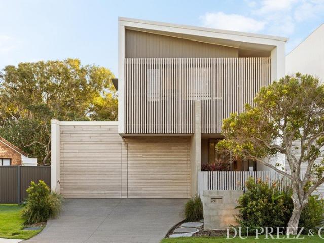 Townhouse for sale in Kings Creek, Queensland