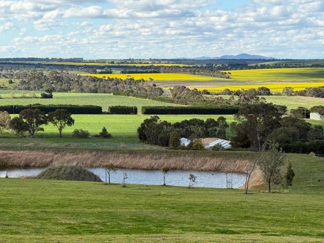 Cottage for sale in Victoria