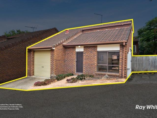 Townhouse for sale in Springwood, Greater Brisbane