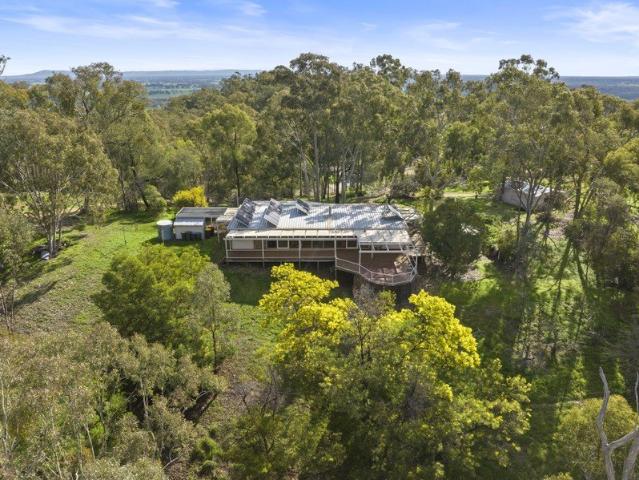 Cottage for sale in Markwood, Victoria