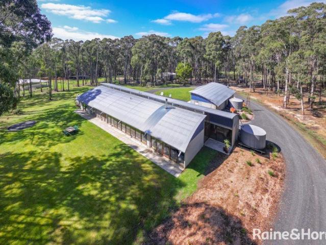 House for sale in Bullengarook, Shire of Macedon Ranges