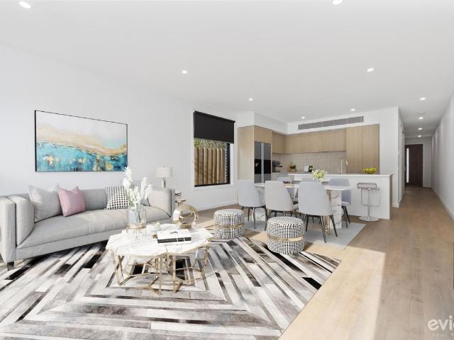 Townhouse for sale in Seaford