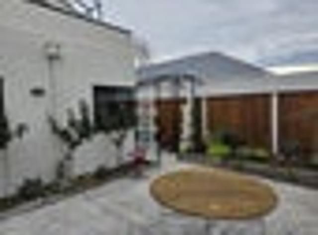 House for sale in Chaslands, Canterbury
