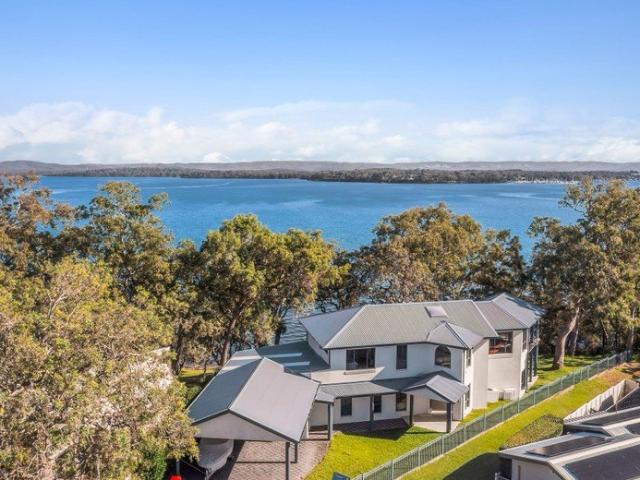 House for sale in Summerland Point, New South Wales
