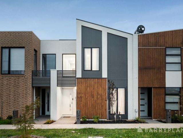 Townhouse for sale in Delaray, Melbourne