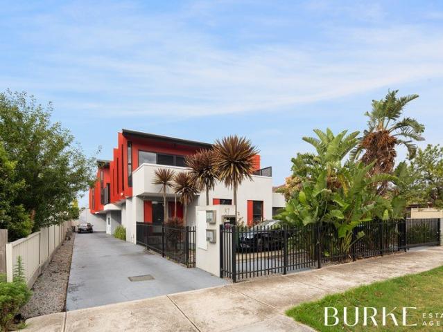 Townhouse for sale in Camerons Creek, Victoria