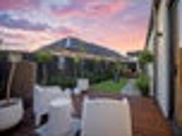 House for sale in Chaslands, Canterbury