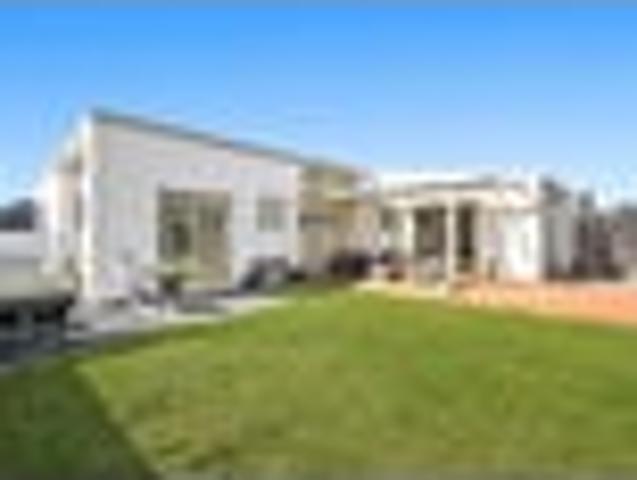 House for sale in Chaslands, Canterbury