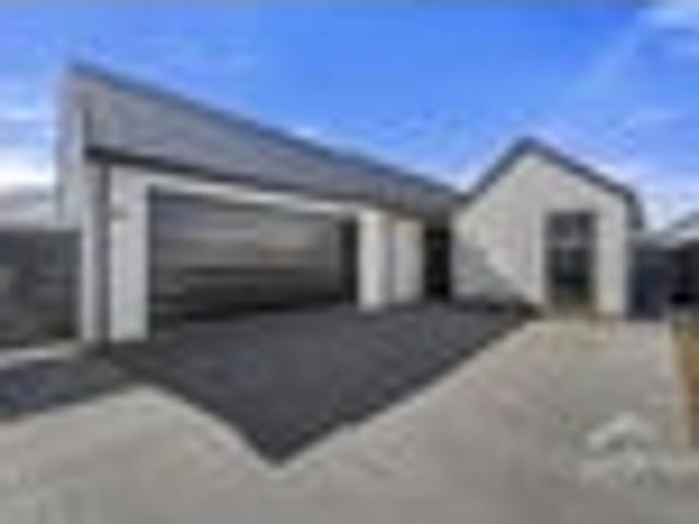 House for sale in Chaslands, Canterbury