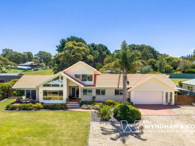 House for sale in Lake Bunga, Victoria