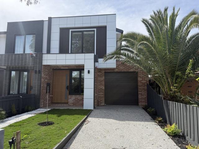 Townhouse for rent in Keilor East, Melbourne
