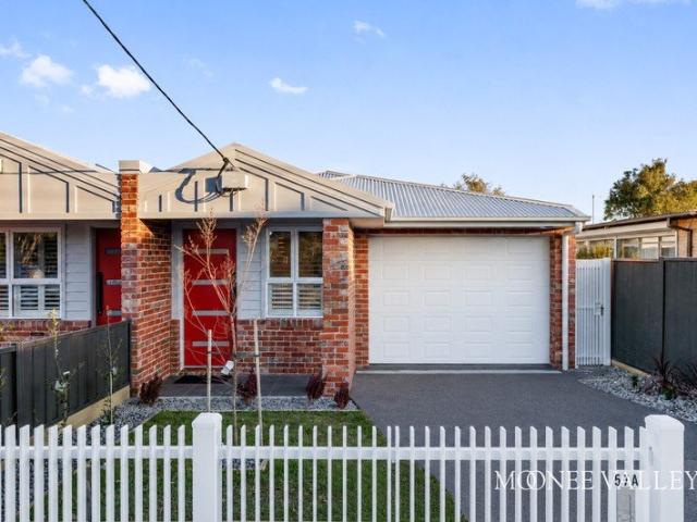 Cottage for sale in Camerons Creek, Victoria