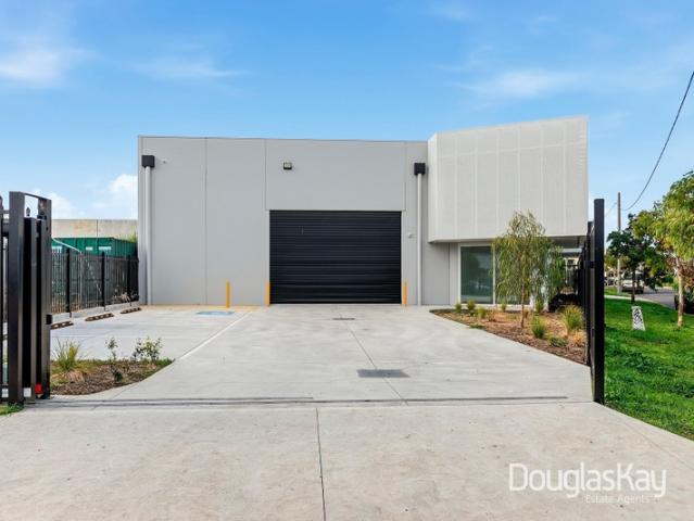 Warehouse for rent in Sunshine North, Melbourne