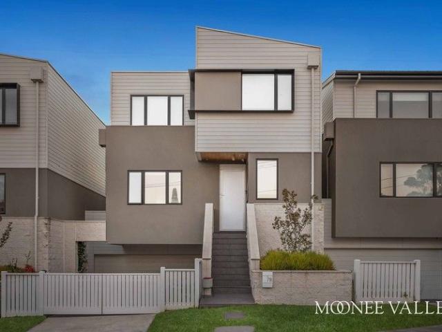 Townhouse for sale in Camerons Creek, Victoria