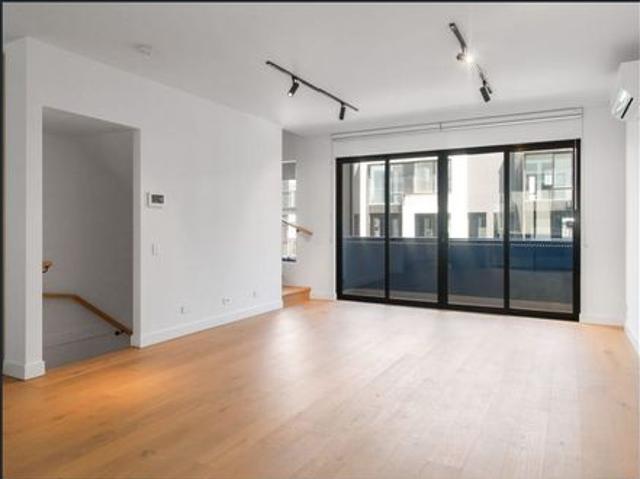 Townhouse for rent in Alphington, Melbourne