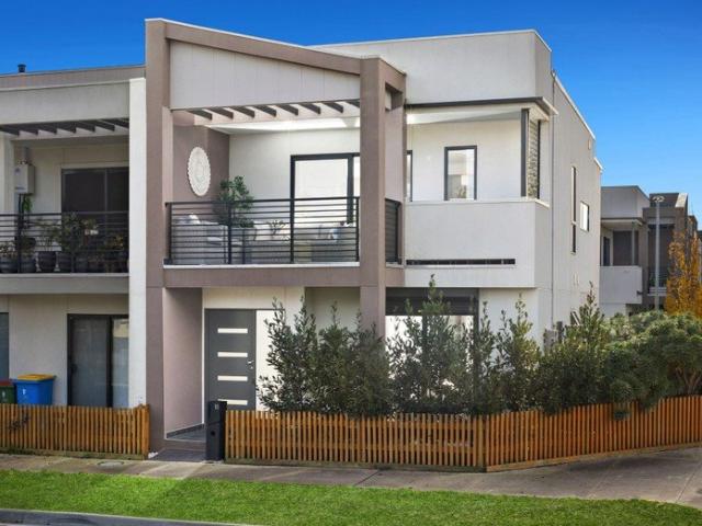 Townhouse for sale in Camerons Creek, Victoria
