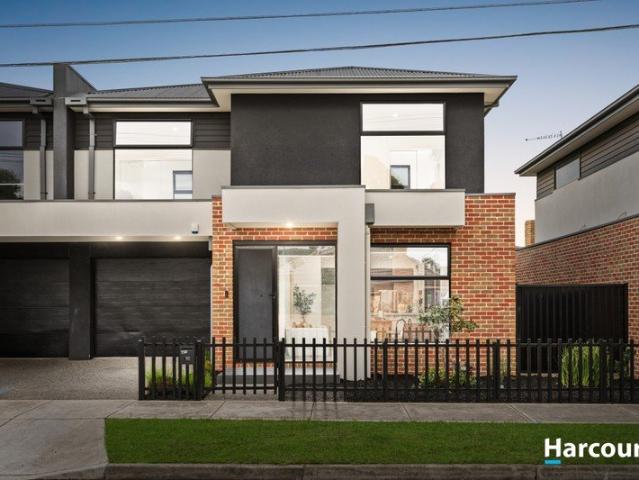 Townhouse for sale in Keon Park, Melbourne