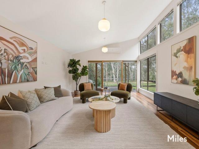 Townhouse for sale in Ivanhoe, Melbourne
