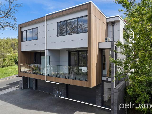 Apartment for sale in Dynnyrne, Tasmania