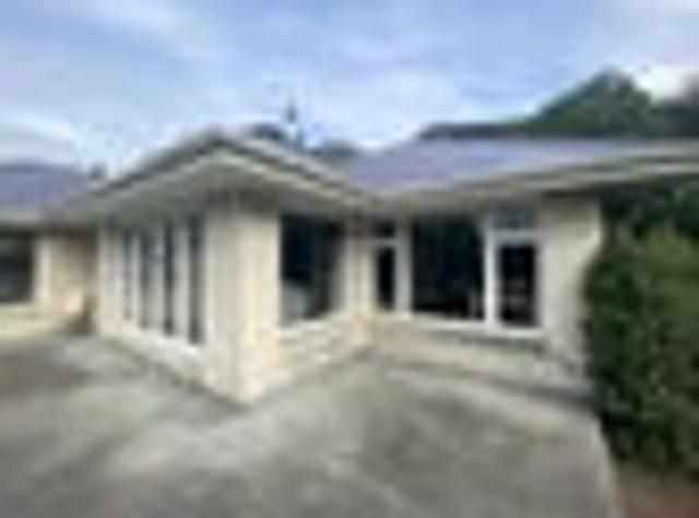 House for sale in Chaslands, Canterbury