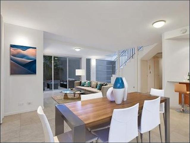 Townhouse for rent in Sydney, New South Wales
