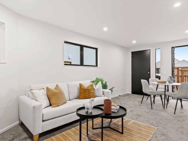 Townhouse for rent in Addington, Canterbury