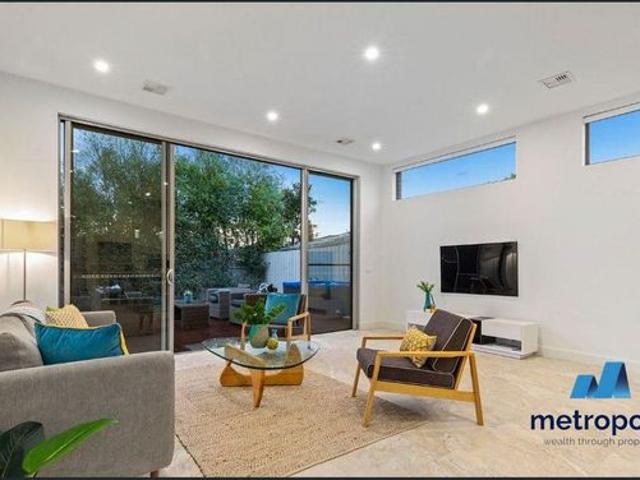 Townhouse for rent in Camerons Creek, Victoria