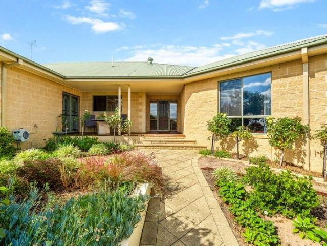 House for sale in Maffra, Victoria