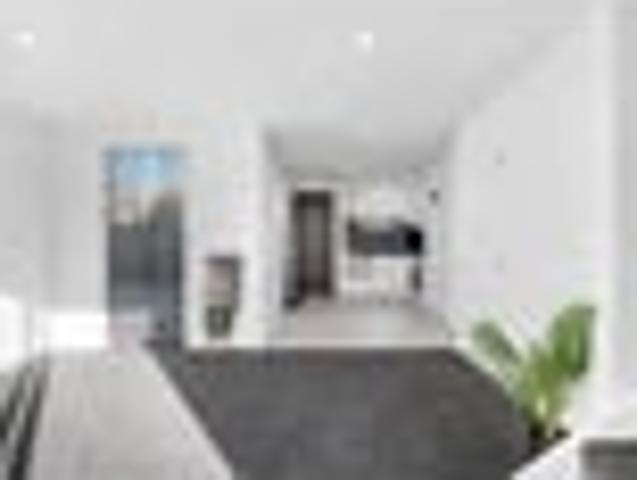 Townhouse for sale in Heathcote, Canterbury