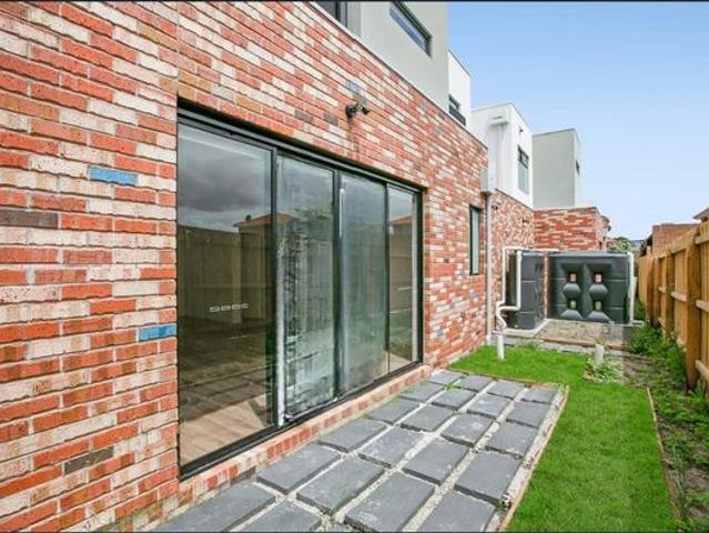 Townhouse for rent in Camerons Creek, Victoria