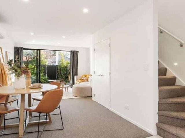 Townhouse for rent in Heathcote, Canterbury