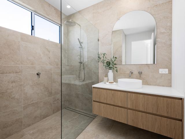 Duplex for sale in Alexandra, Queensland