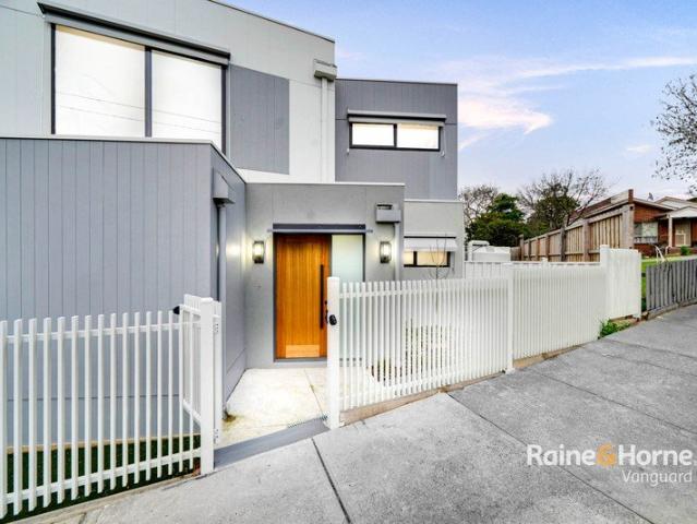 Townhouse for sale in Camerons Creek, Victoria